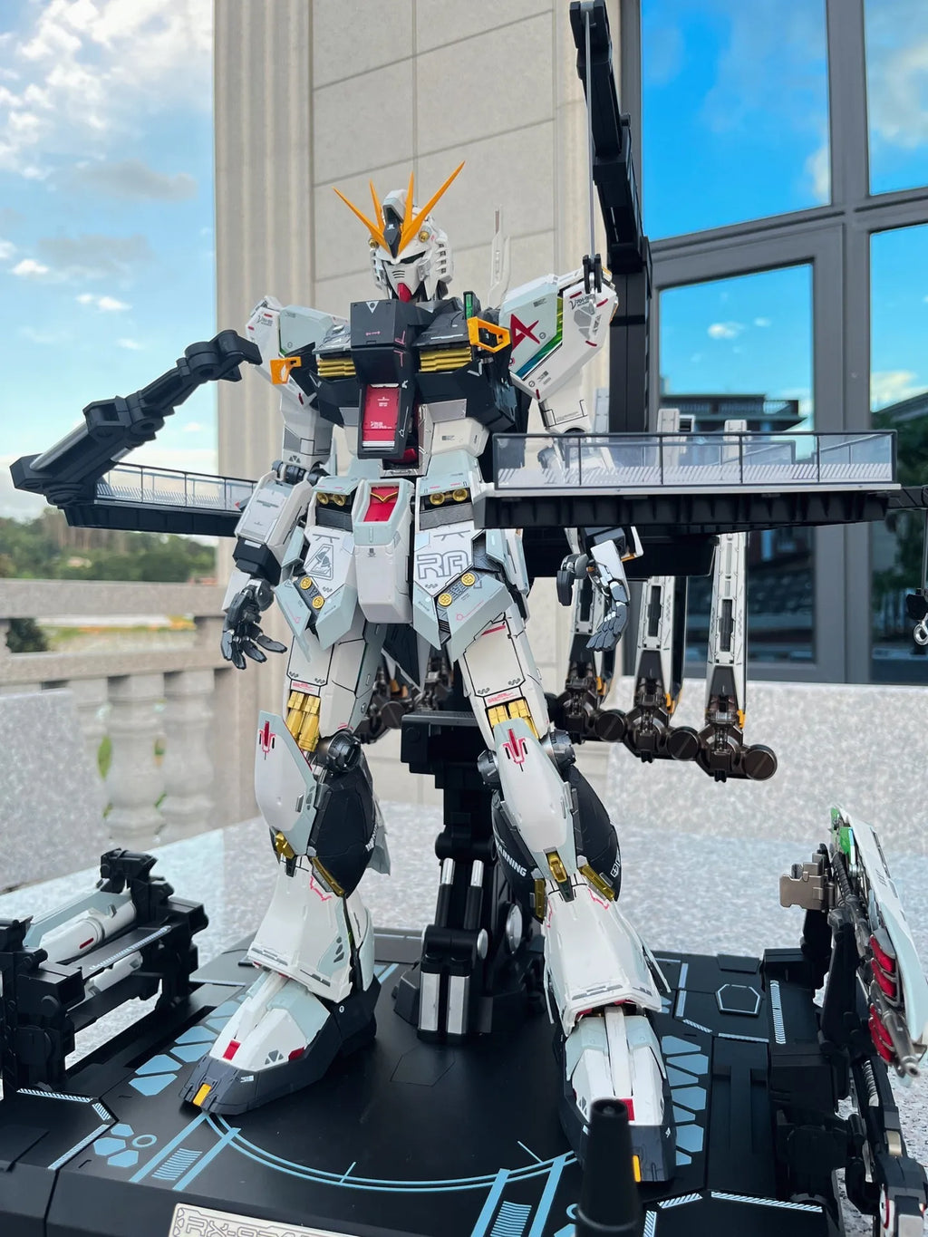 DABAN PG 1/60 RX-93 V Model Kit Assembly Action Figure Robot Kaitai Shouki Plastic Model Hobby Toys Gifts In Stock