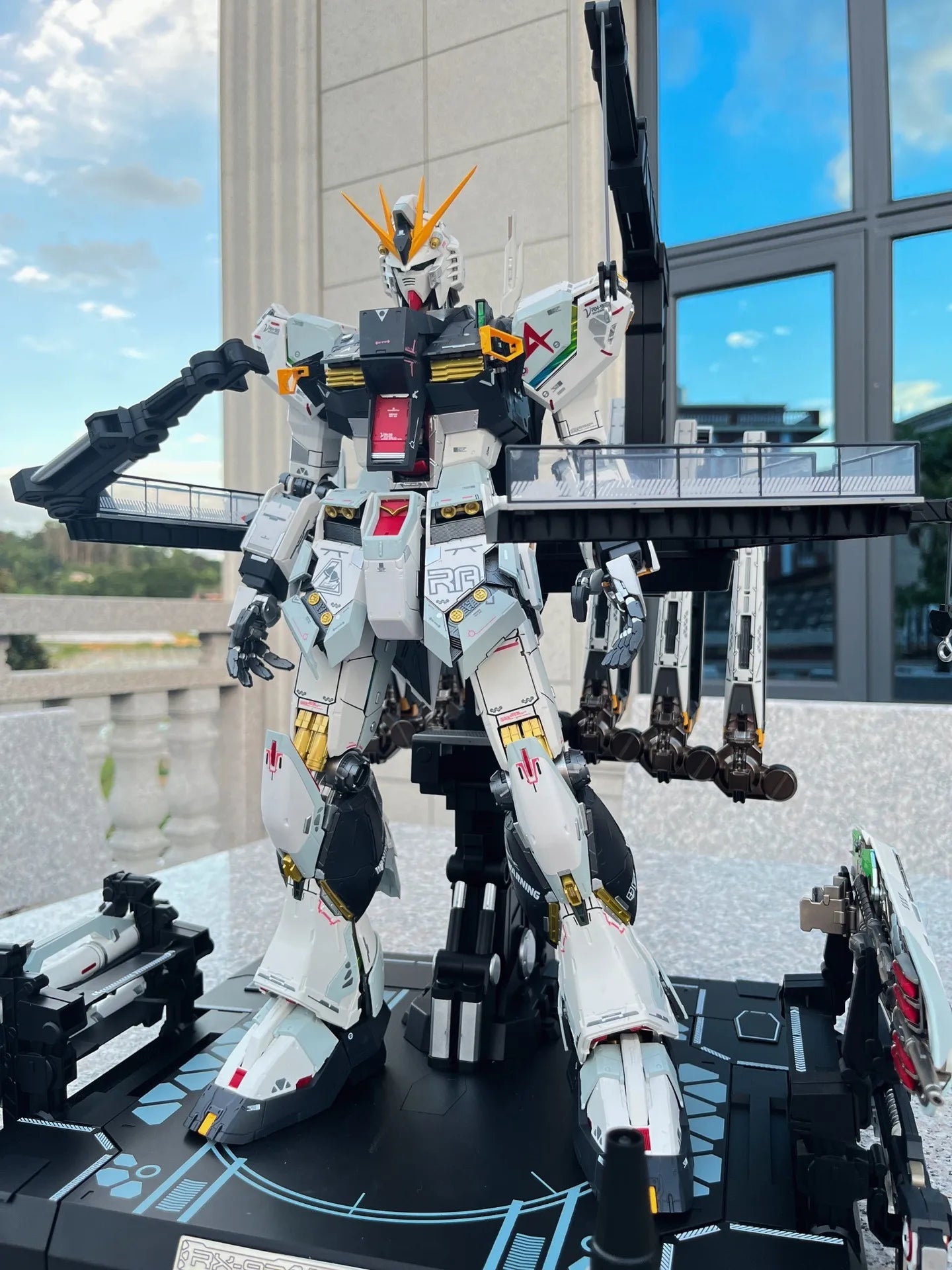 DABAN PG 1/60 RX-93 V Model Kit Assembly Action Figure Robot Kaitai Shouki Plastic Model Hobby Toys Gifts In Stock