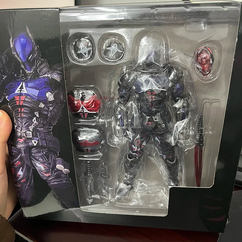 Revoltech Yamaguchi Black Panther Figure 024 Bruce Wayne Arkham Knight Figure King of Wakanda Action Figure Model Batman Toy
