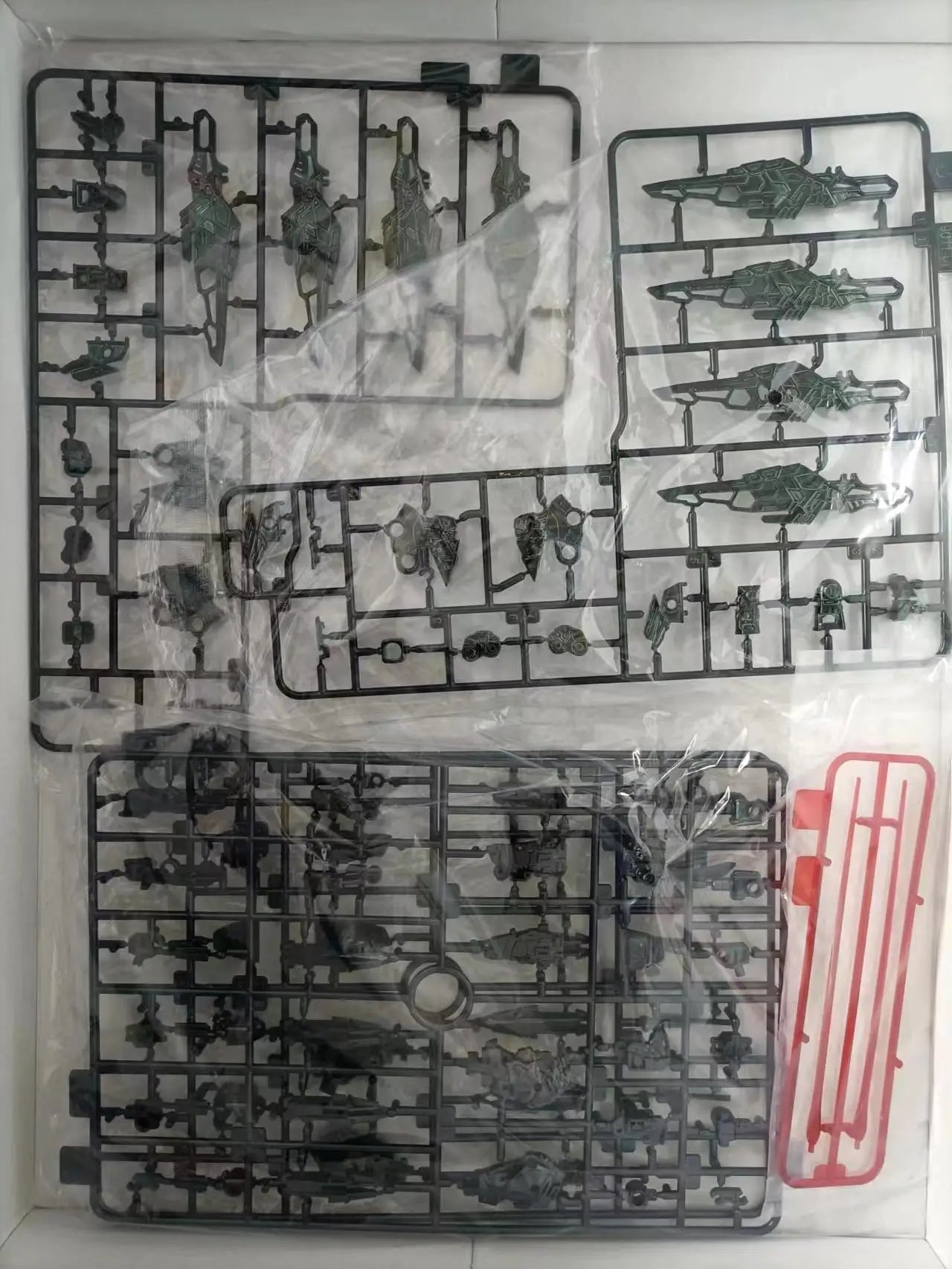 XUN XIN MGEX Strike Freedom Midnight Coating 1/100 MG Runners Spraying KO Model Kit Action Toy Figures Assembly Toys