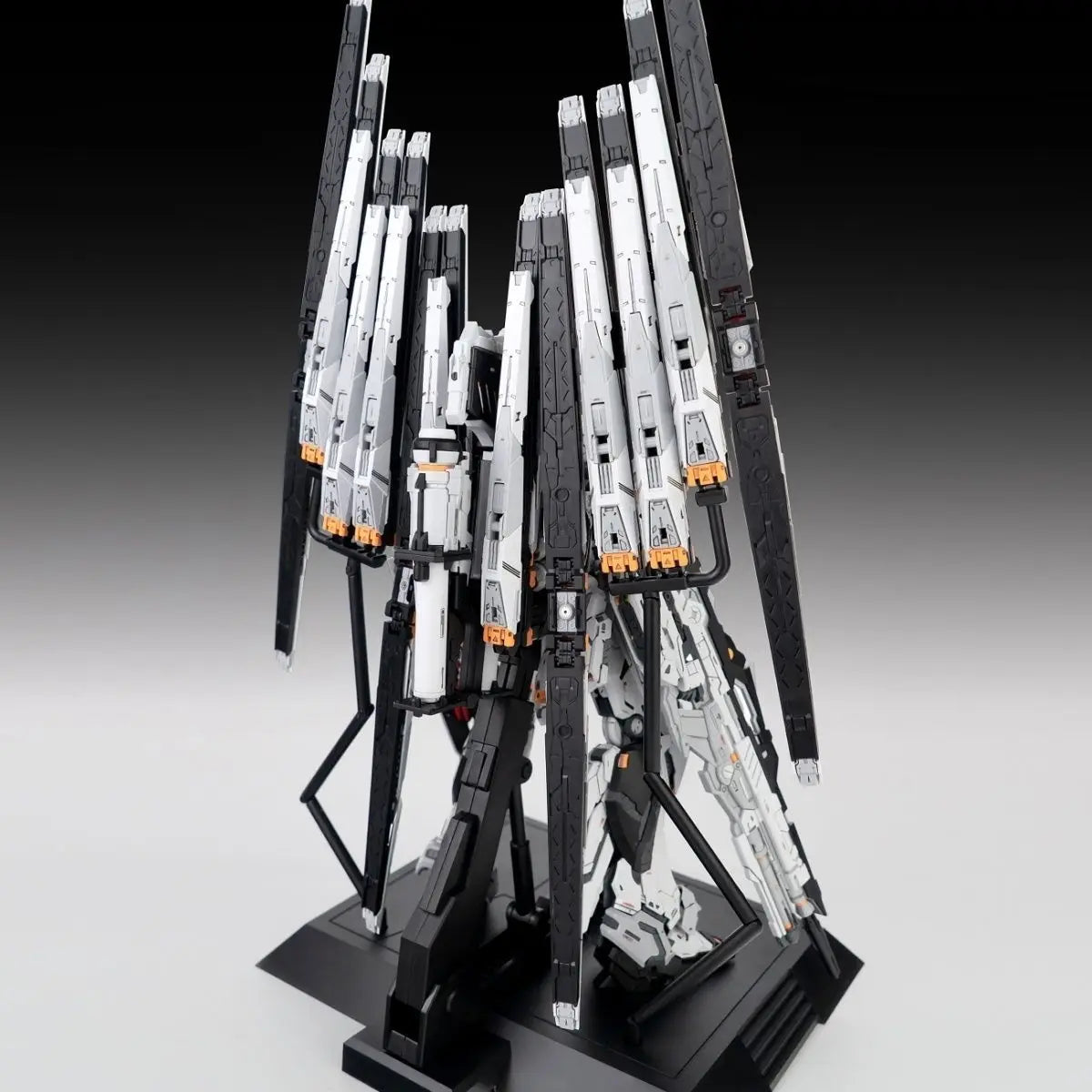 NONGCHANGZHU Model MG 1/100 RX-93 Nu Fighter CMM RX-93 v GK Assembly Model Kits Action Figure Plastic Robot model Toys
