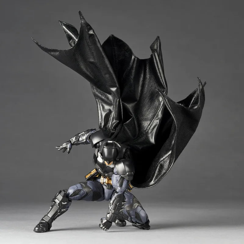 100% Original Kaiyodo Batman Arkham Knight Amazing Yamaguchi Revoltech NR038 Batman Genuine In Stock Figure Model Toys