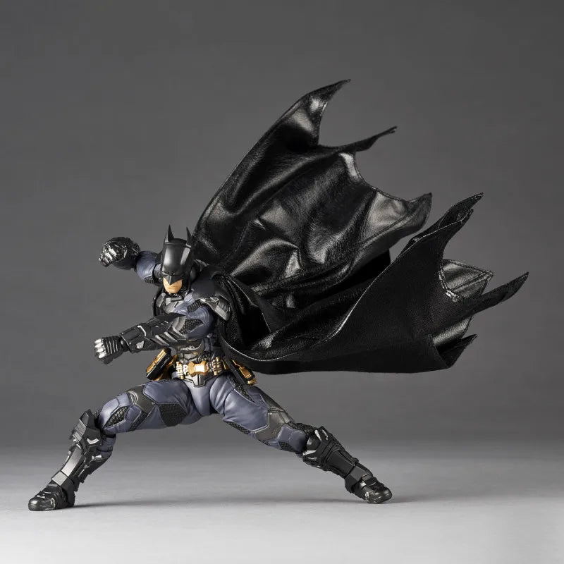 100% Original Kaiyodo Batman Arkham Knight Amazing Yamaguchi Revoltech NR038 Batman Genuine In Stock Figure Model Toys