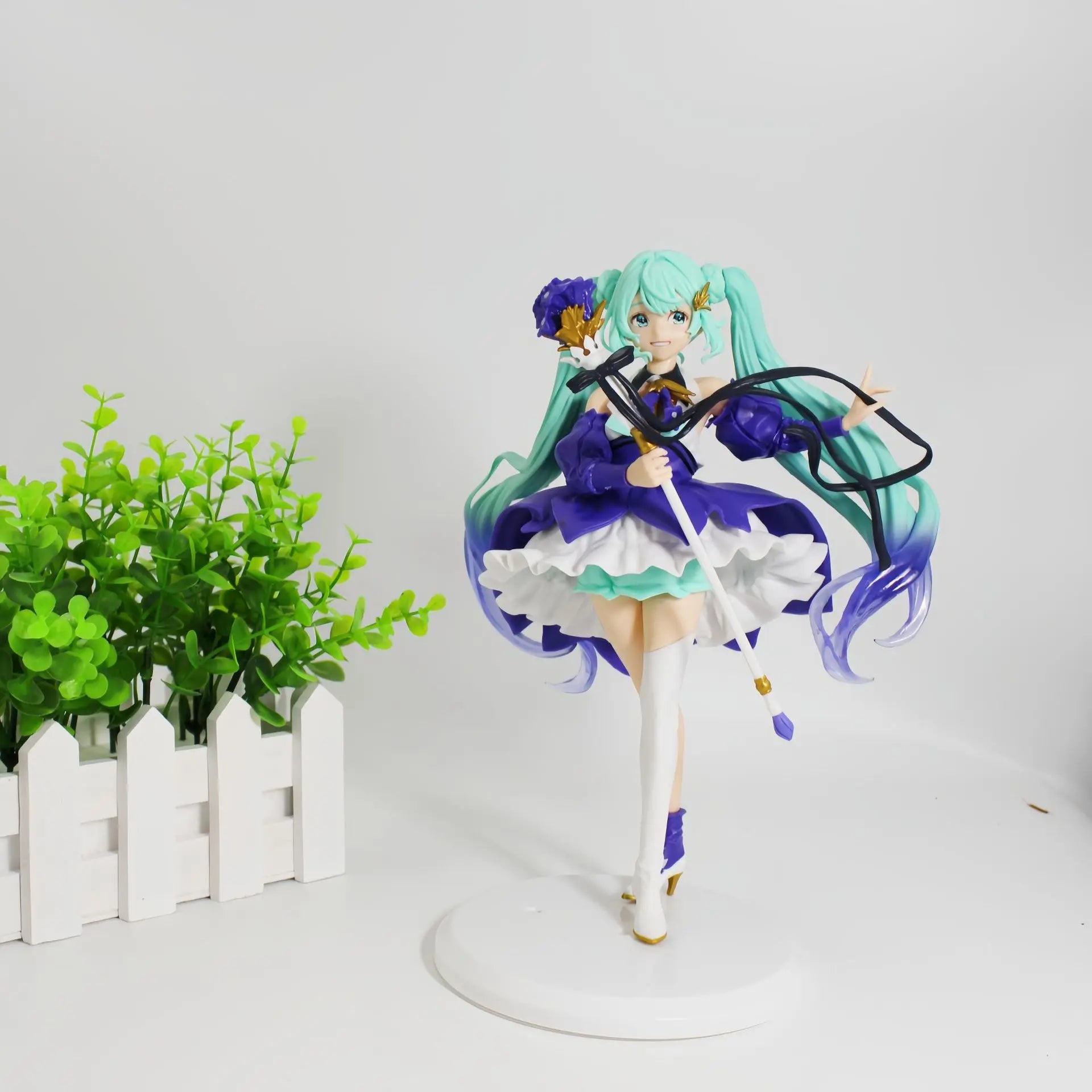 2026 Anime Hatsune Miku 19cm Cinderella Fairy Tale Wonderland Figure, a gift for girls, an anime model ornament.