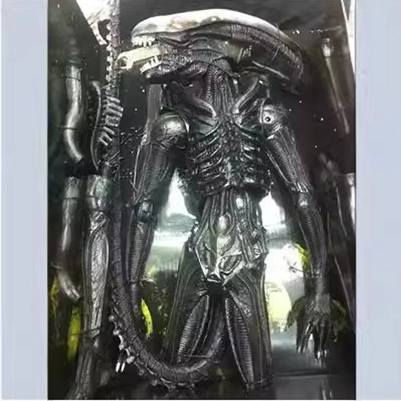 Neuer 18-Zoll Alien Horror Halloween 1979 transparenter Schädel Krieger Alien Kampf umgekehrter Alien bewegliche Puppenmodell Figur Desktop