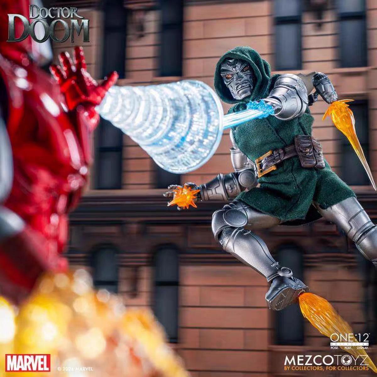 Mezco One:12 Collective Marvel Doctor Doom Action Figure. Deluxe edition